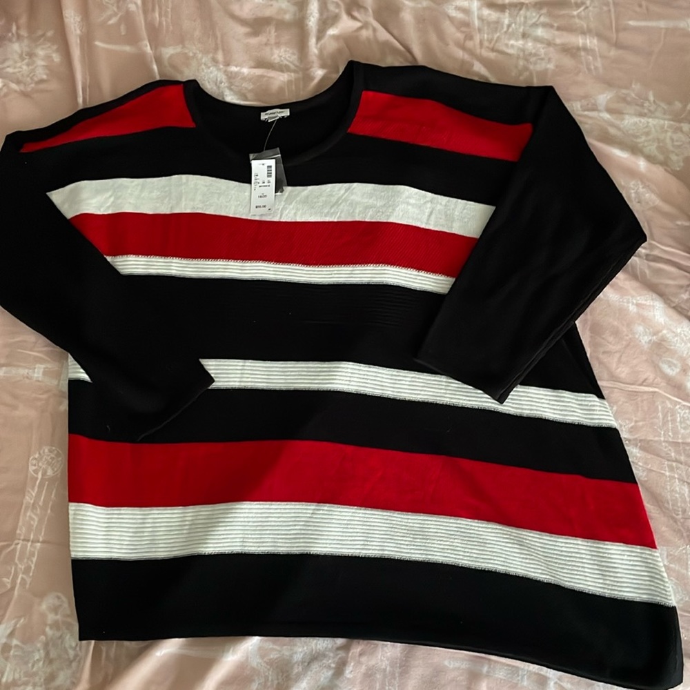 NWT Avenue sweater top size 18/20